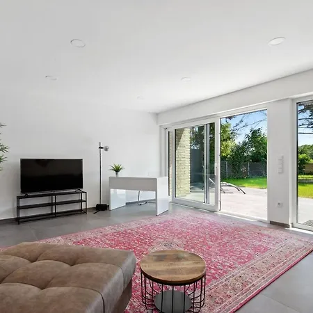 Villa Generalsanierte In Top-lage Von Koeln!