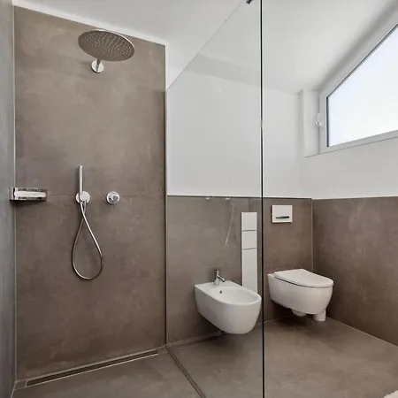 Villa Generalsanierte In Top-lage Von Koeln! Cologne