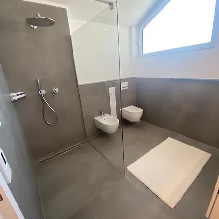 Generalsanierte In Top-lage Von Koeln! Villa