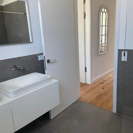 Villa Generalsanierte In Top-lage Von Koeln!